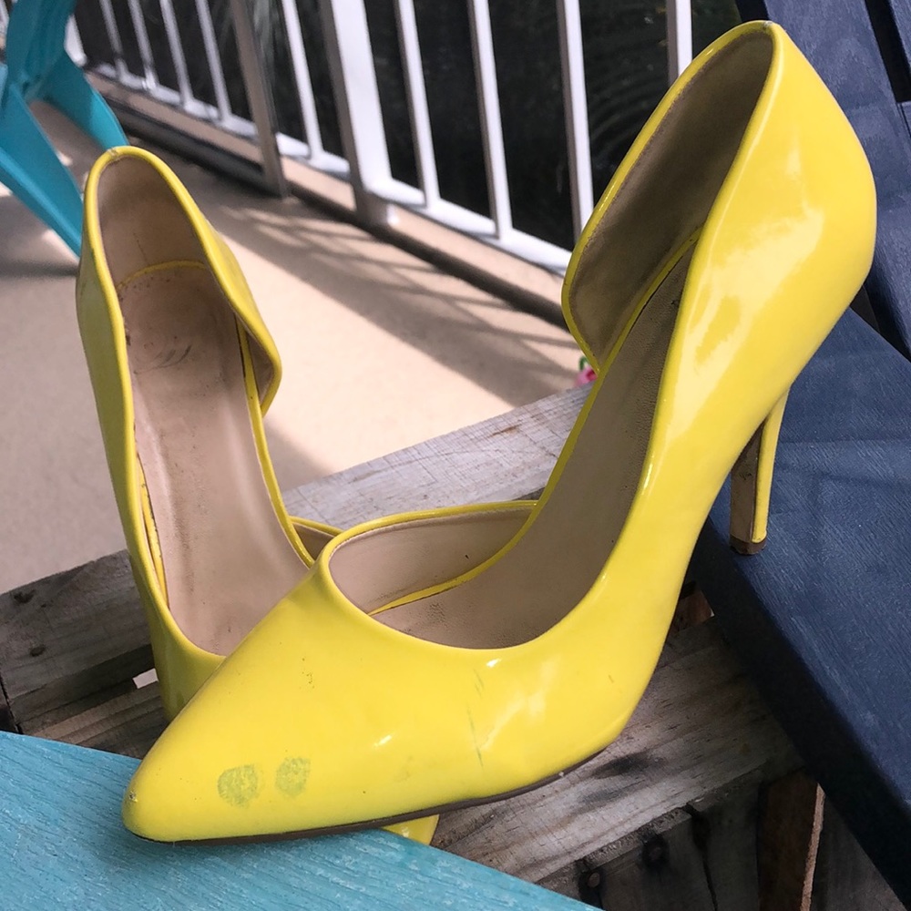 Sunshine Yellow Pumps